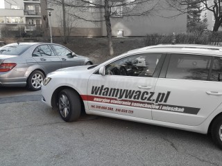 awaryjne otwieranie samochodów mercedes