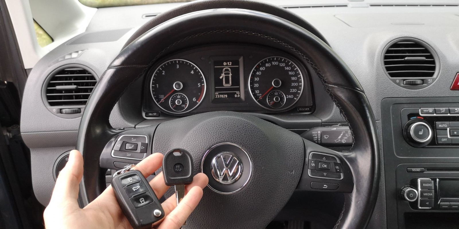 Klucz z immobilizerem VW Caddy Awaryjne otwieranie