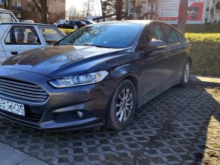 Awaryjne otwieranie maski samochodu Ford