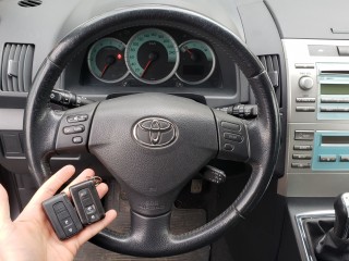 Dorobienie klucza typu slot Toyota