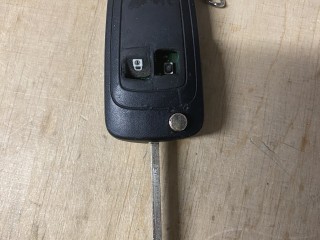 Brak przycisków w obudowie klucza samochodowego