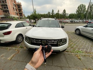 Dorabianie kluczy z immobilizerem i pilotem Dacia Duster 2016