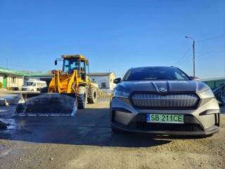 Otwarcie ładowarki z kluczami pozostawionymi w stacyjce. 