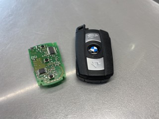 Wymiana akumulatora w pilocie BMW