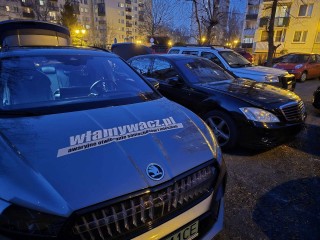 Otwarcie mercedesa w Bielsku z kluczami w bagażniku