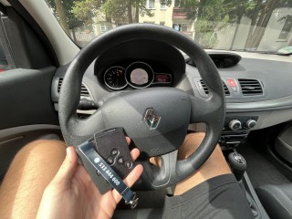 Dorobienie karty Renault Megane – pełna obsługa na miejscu!