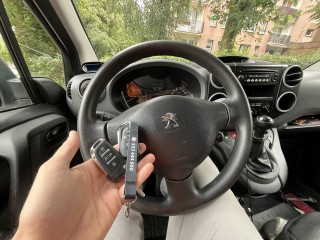 Dorabianie kluczy do Peugeot Partner – szybka i sprawdzona usługa w naszym punkcie