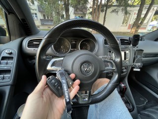 Kodowanie pilotów VW Golf 6 – dlaczego warto mieć klucz zapasowy?