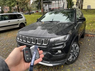 Dorabianie kluczy do Jeep Compass z najnowszym systemem immobilizera