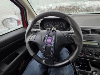 Dorabianie zagubionych kluczy Fiat – szybka pomoc w mroźny poranek!