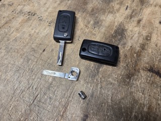 Twoje kluczyki wyglądają na zmęczone? Czas na nową obudowę!