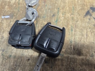 Wymiana obudowy kluczyka Opel