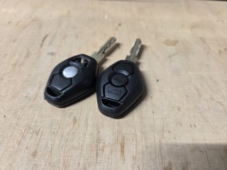 Wymiana zepsutych obudów kluczy samochodowych