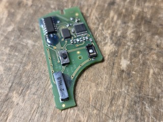 Wymiana microswitchy w pilotach samochodowych