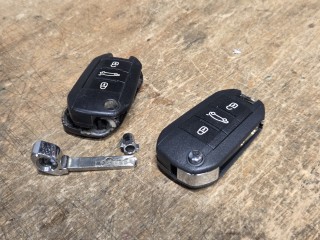 Wymiana obudowy pilota samochodowego Citroen